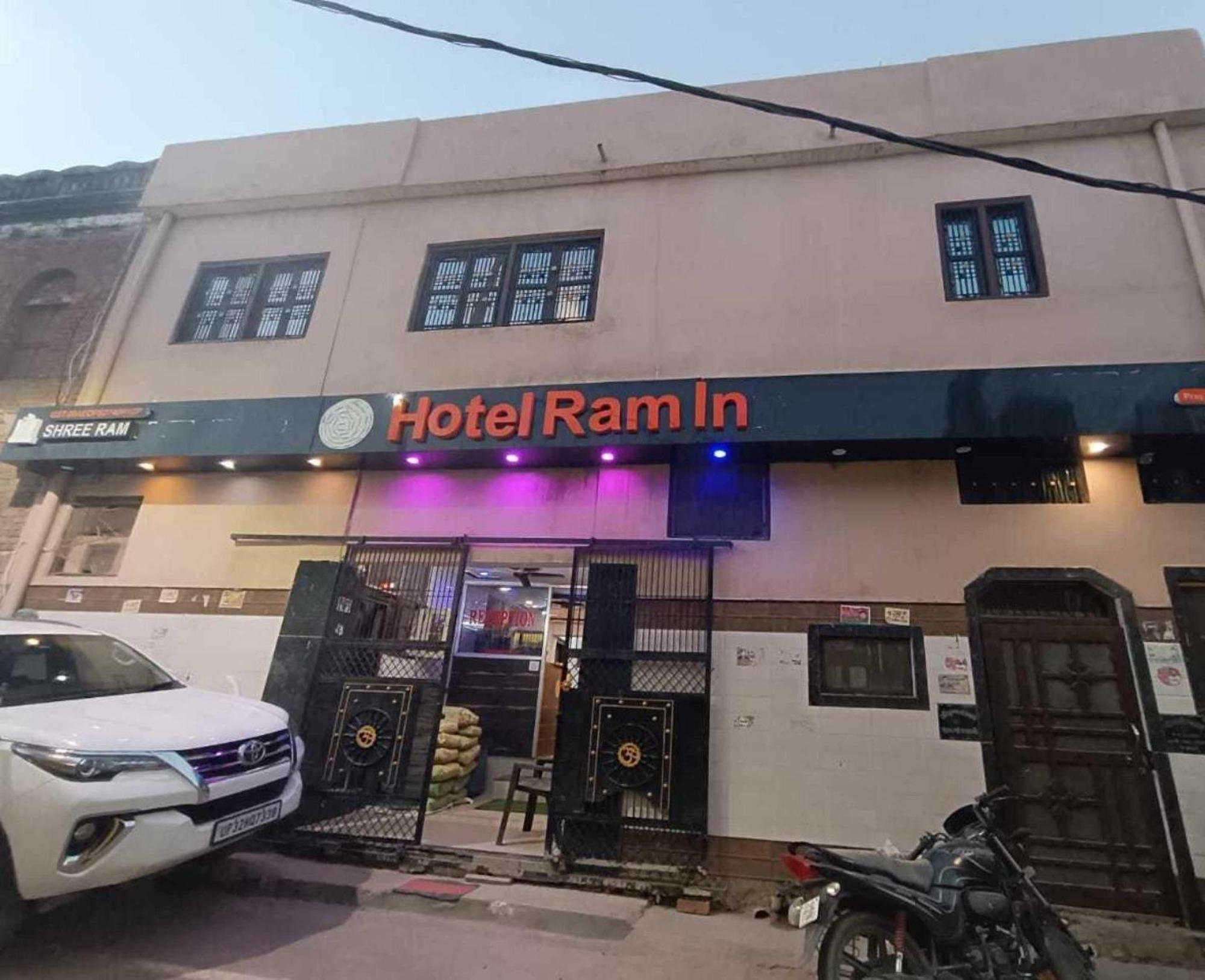 오요 45994 호텔 람 인 Ayodhya 외부 사진