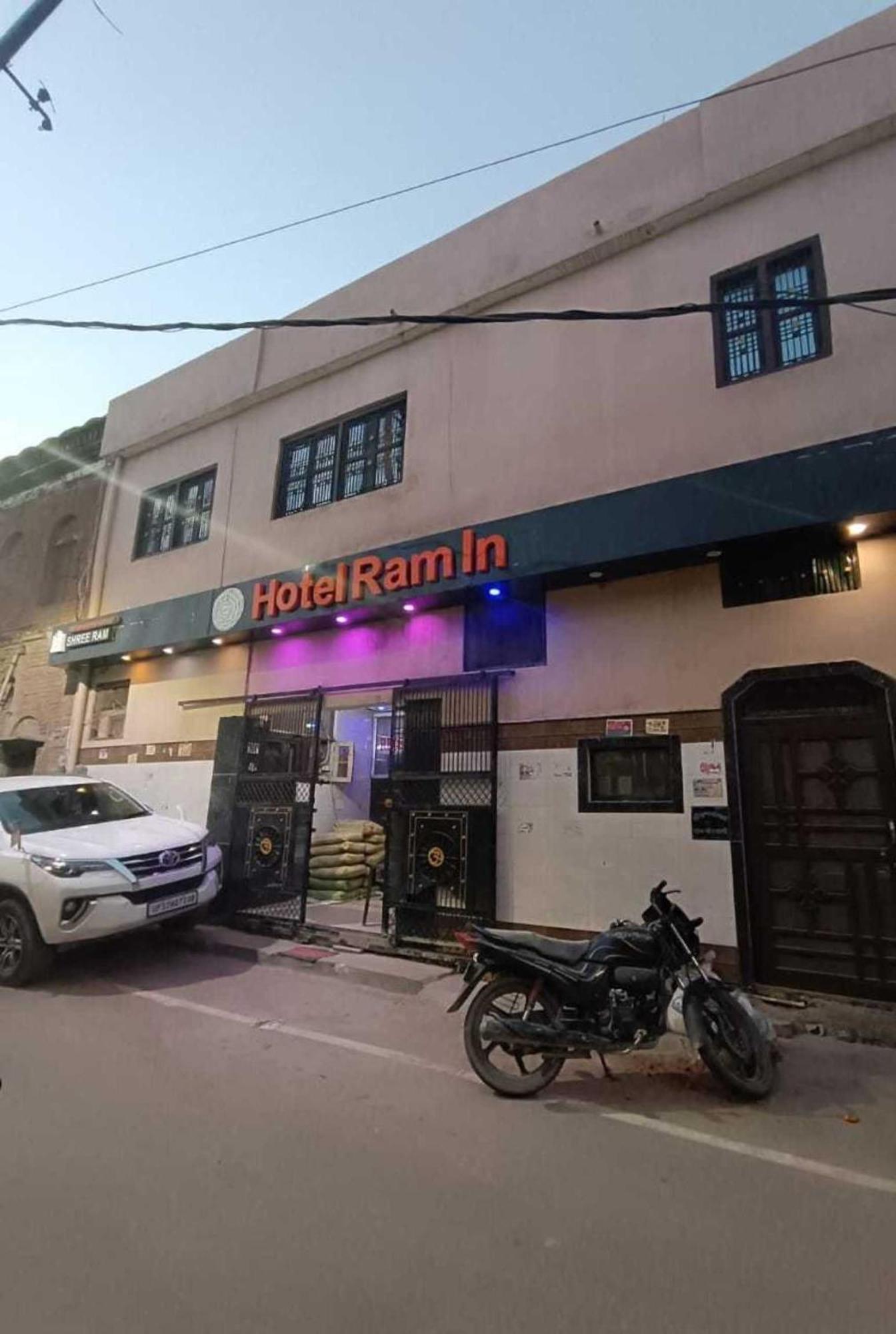 오요 45994 호텔 람 인 Ayodhya 외부 사진
