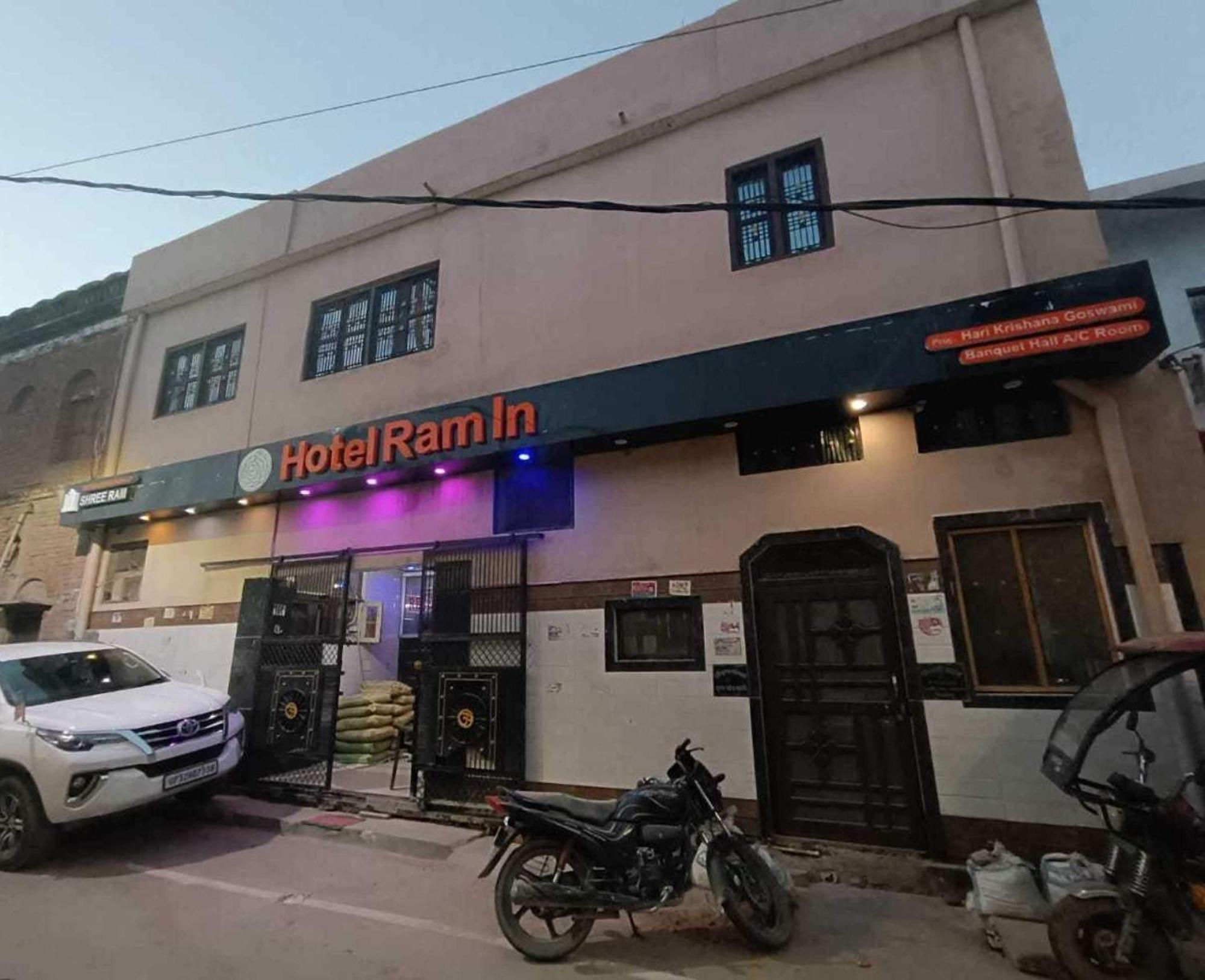 오요 45994 호텔 람 인 Ayodhya 외부 사진